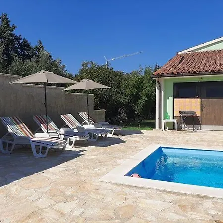 Holiday home Lokvanj *