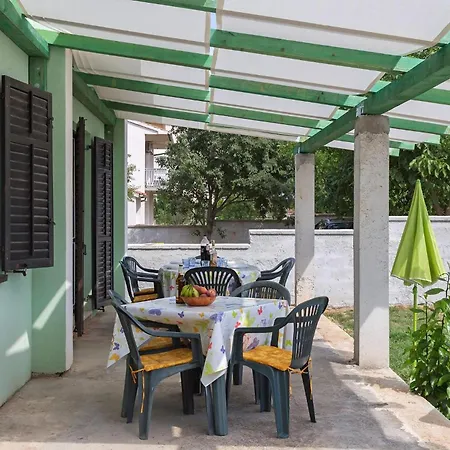 Holiday home Lokvanj *