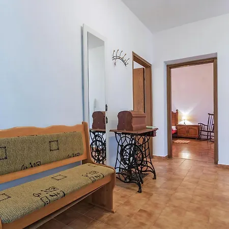 Holiday home Lokvanj